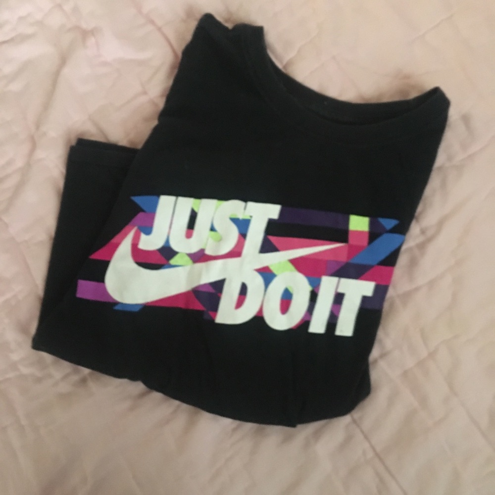 Dark blue nike tee